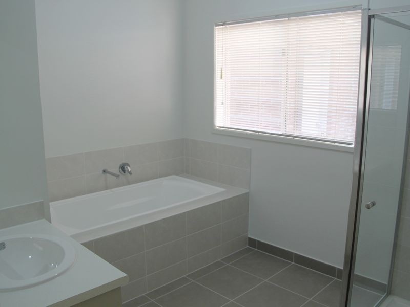 6 Coleridge Circuit, Williams Landing VIC 3027