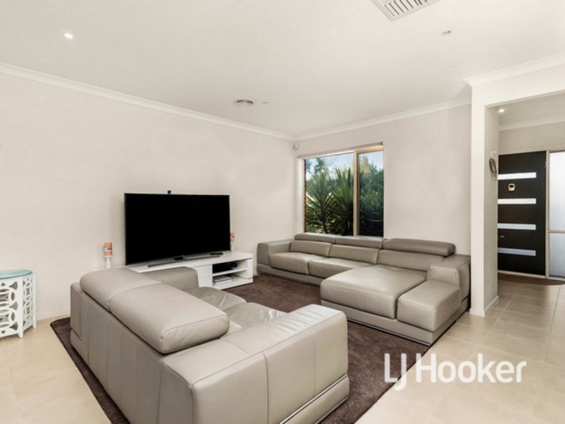 176 Saltwater Promenade, Point Cook VIC 3030