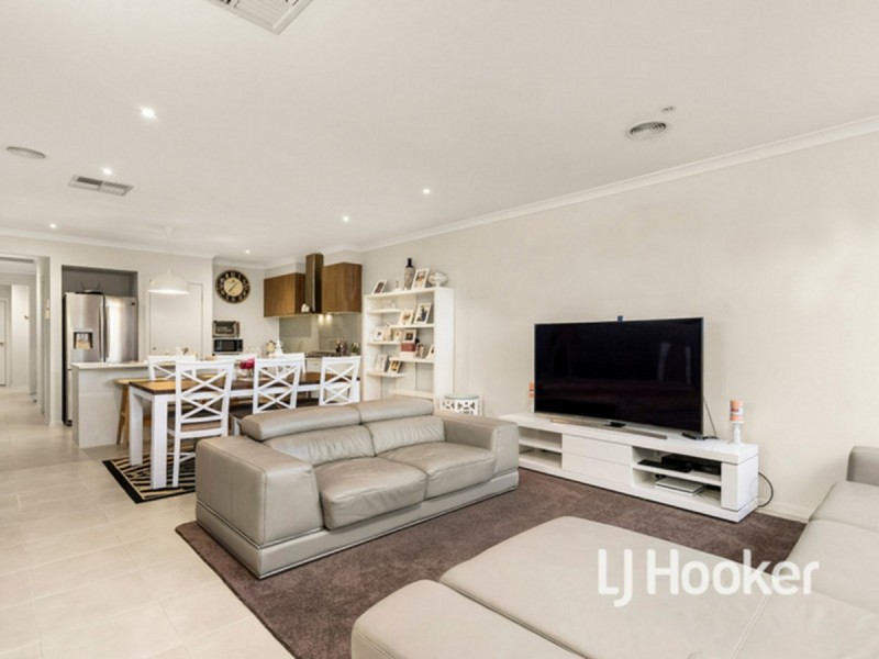 176 Saltwater Promenade, Point Cook VIC 3030