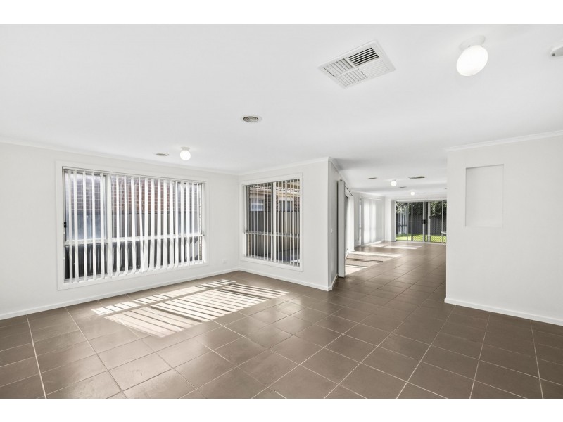11 Oliver Place, Point Cook VIC 3030