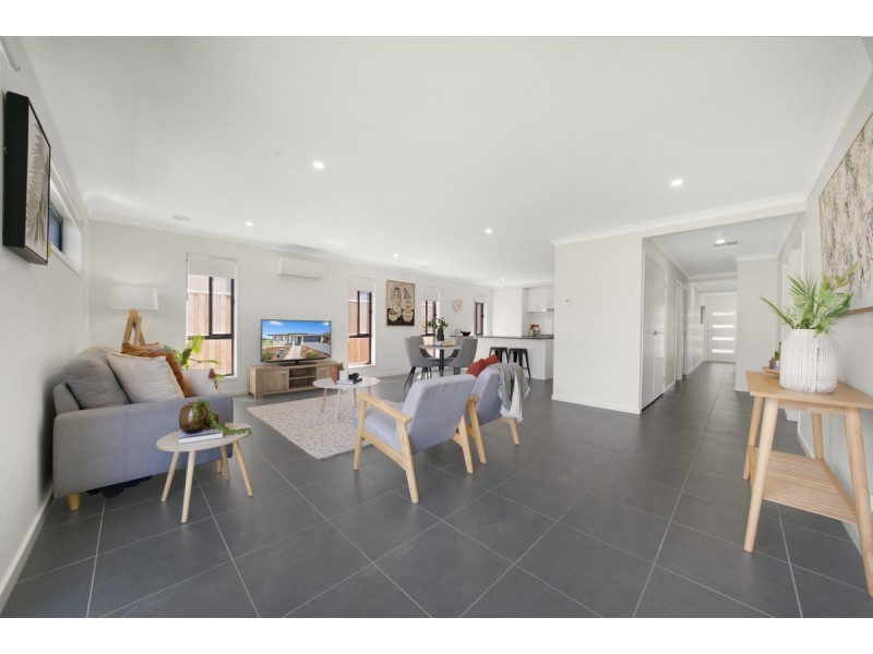 42 Cloudburst Avenue, Wyndham Vale VIC 3024