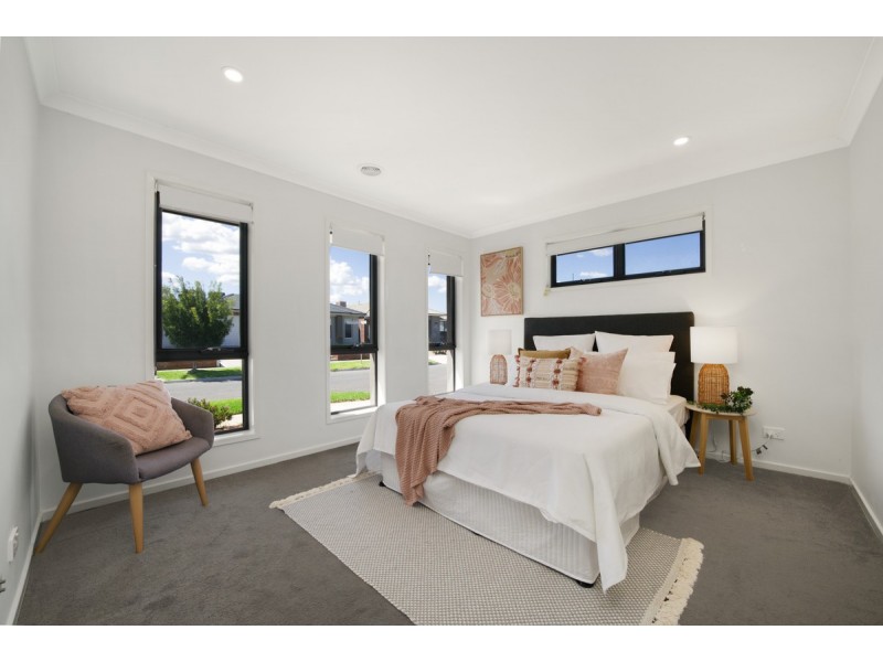 42 Cloudburst Avenue, Wyndham Vale VIC 3024