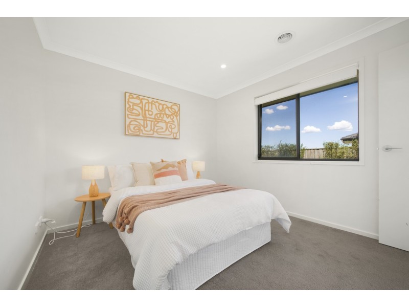42 Cloudburst Avenue, Wyndham Vale VIC 3024