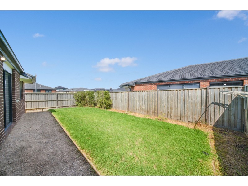 42 Cloudburst Avenue, Wyndham Vale VIC 3024