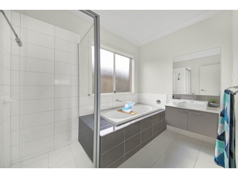 54 Grassbird Drive, Point Cook VIC 3030