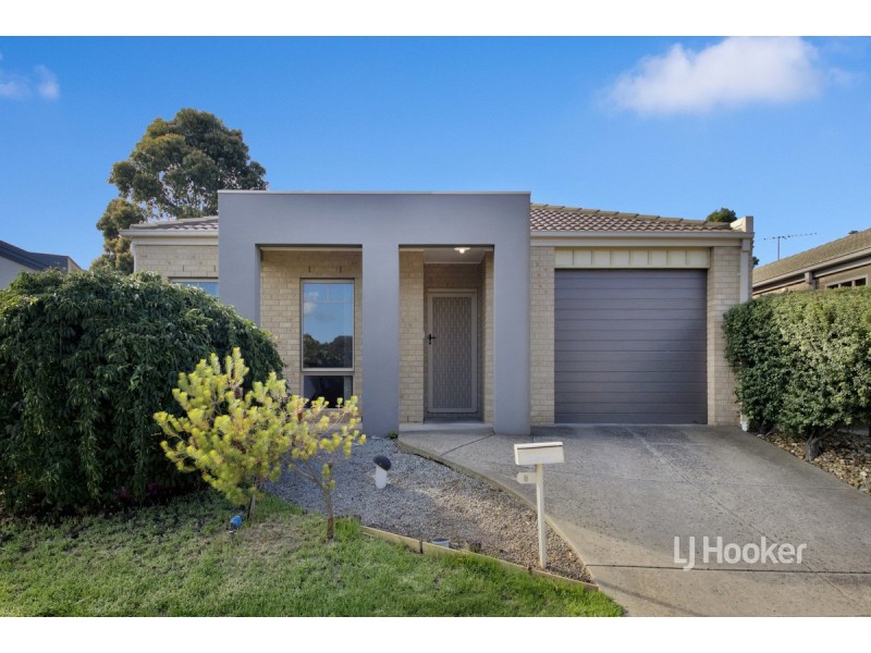 8 Tanner Mews, Point Cook VIC 3030