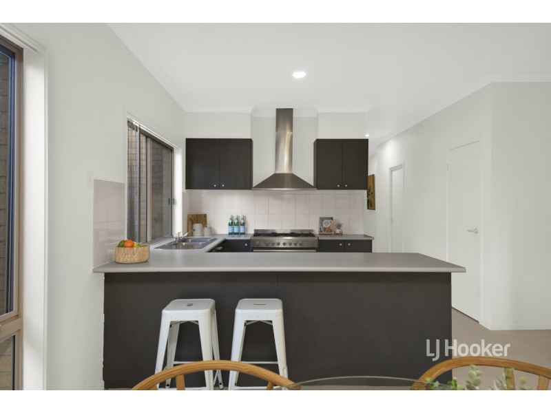 8 Tanner Mews, Point Cook VIC 3030