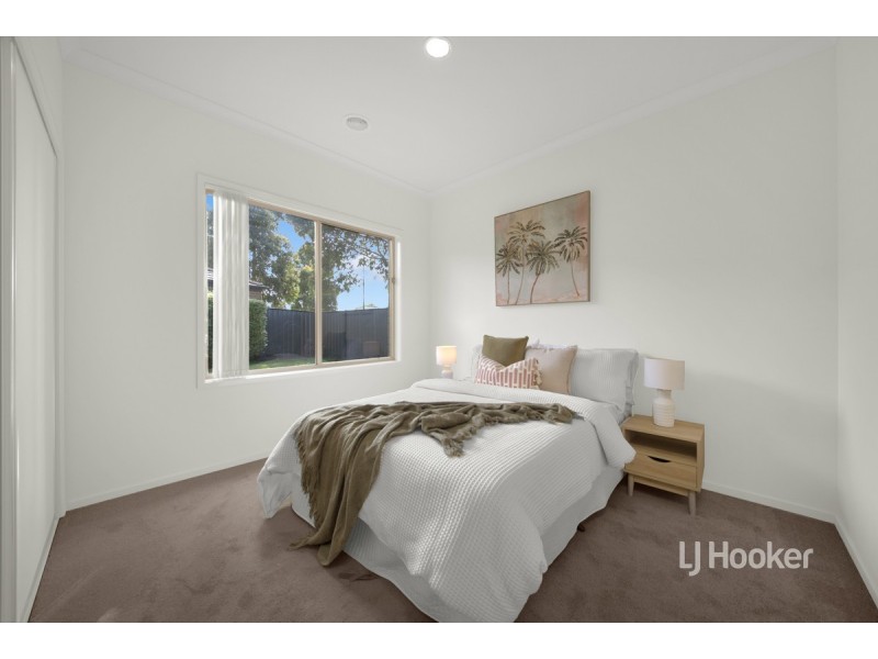 8 Tanner Mews, Point Cook VIC 3030