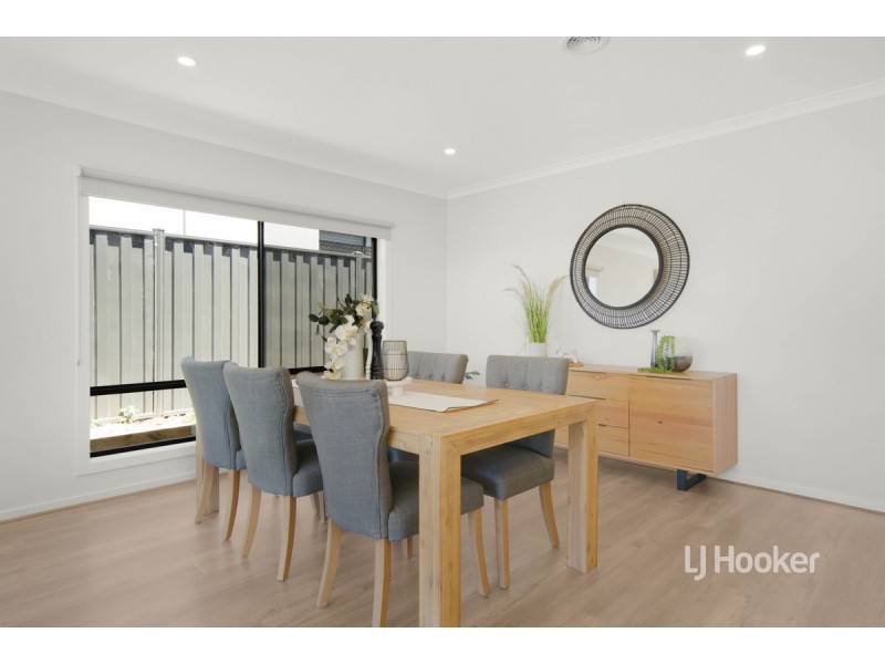 5 Gosfield Drive, Werribee VIC 3030