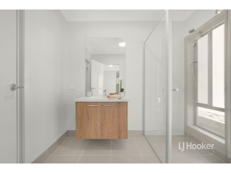 5 Gosfield Drive, Werribee VIC 3030