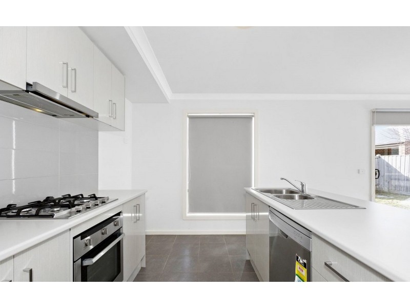 35 Seagrass Crescent, Point Cook VIC 3030