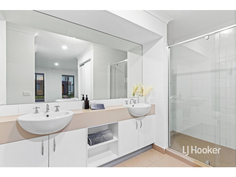 29 Fairbridge Road, Point Cook VIC 3030