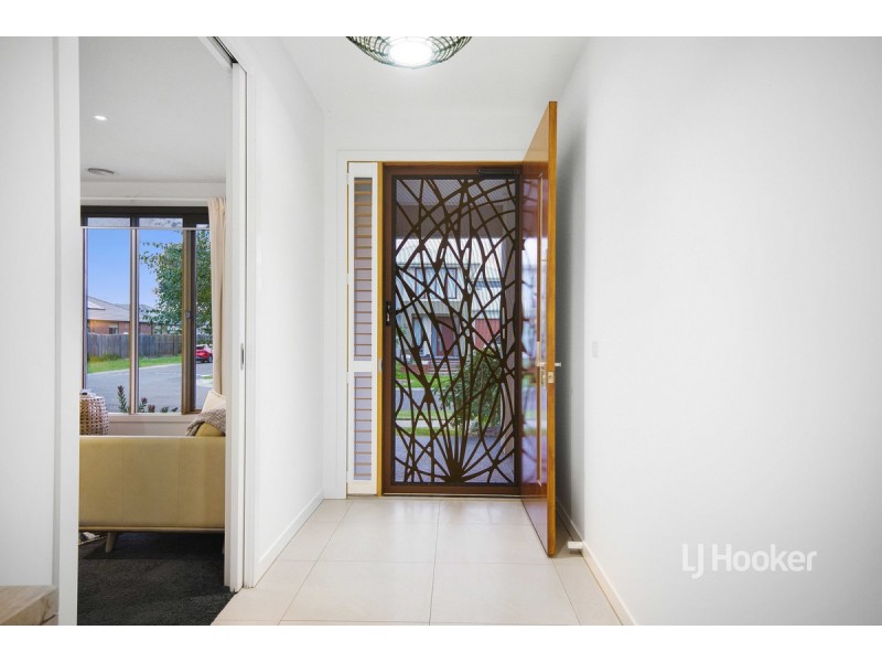 24 Darlington Drive, Williams Landing VIC 3027