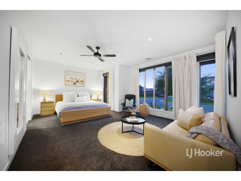 24 Darlington Drive, Williams Landing VIC 3027