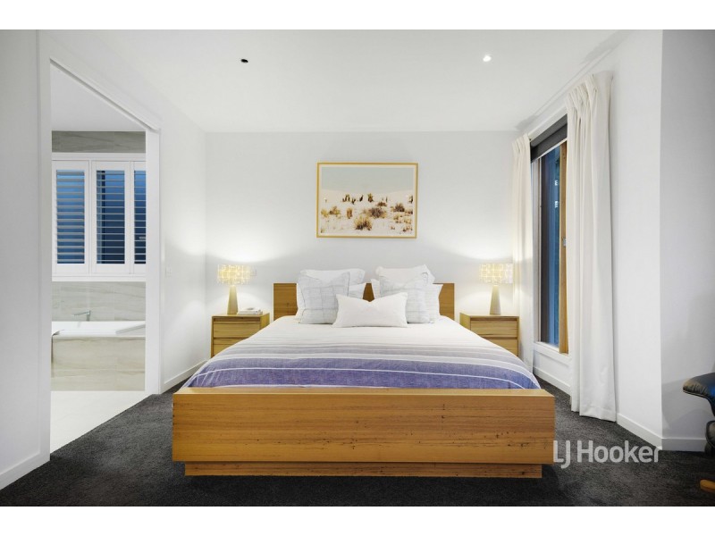 24 Darlington Drive, Williams Landing VIC 3027