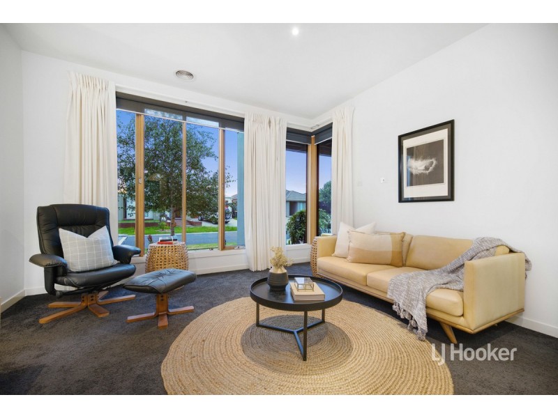 24 Darlington Drive, Williams Landing VIC 3027