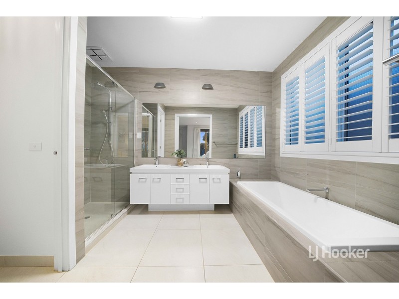 24 Darlington Drive, Williams Landing VIC 3027