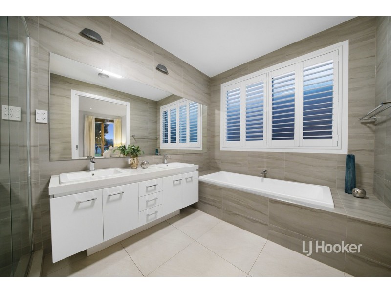 24 Darlington Drive, Williams Landing VIC 3027