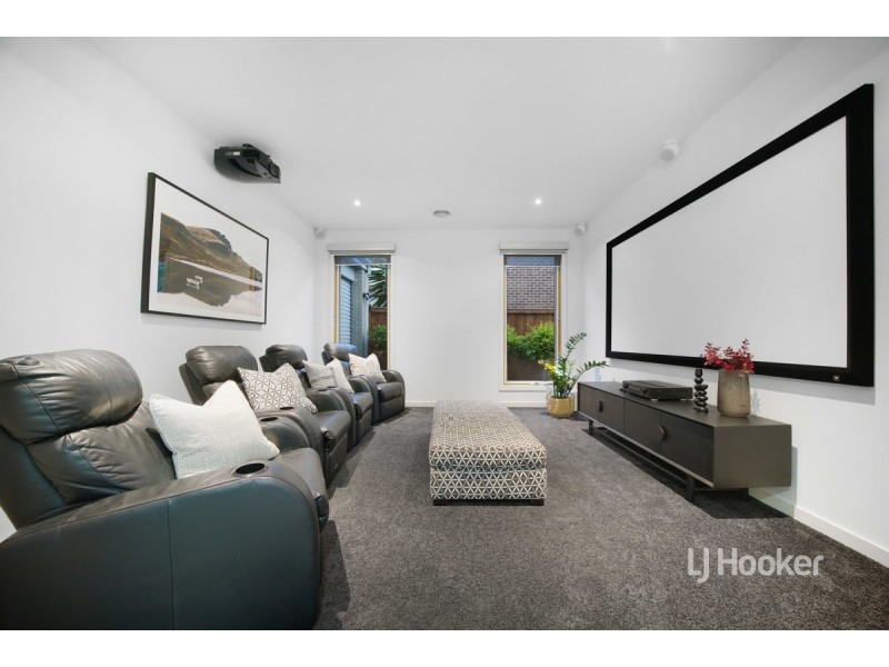 24 Darlington Drive, Williams Landing VIC 3027