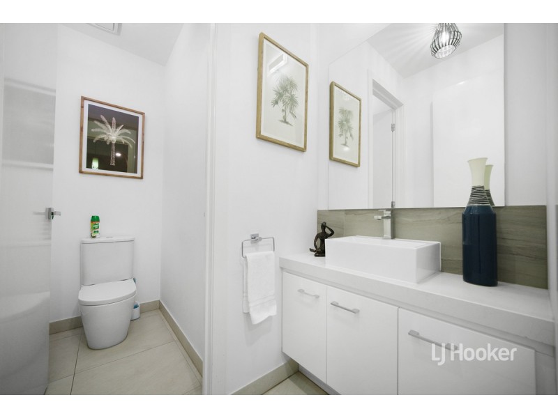 24 Darlington Drive, Williams Landing VIC 3027