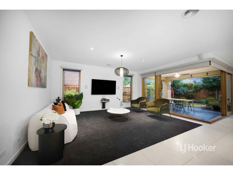 24 Darlington Drive, Williams Landing VIC 3027