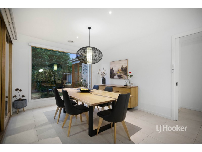 24 Darlington Drive, Williams Landing VIC 3027