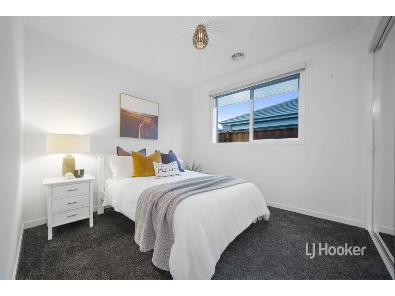 24 Darlington Drive, Williams Landing VIC 3027