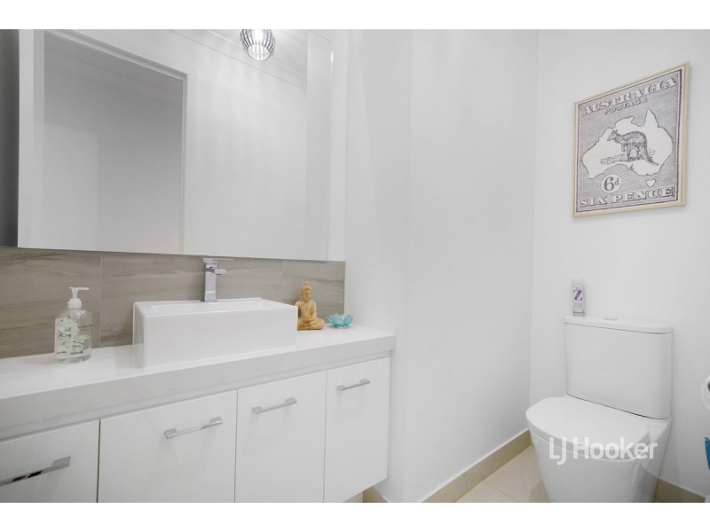 24 Darlington Drive, Williams Landing VIC 3027