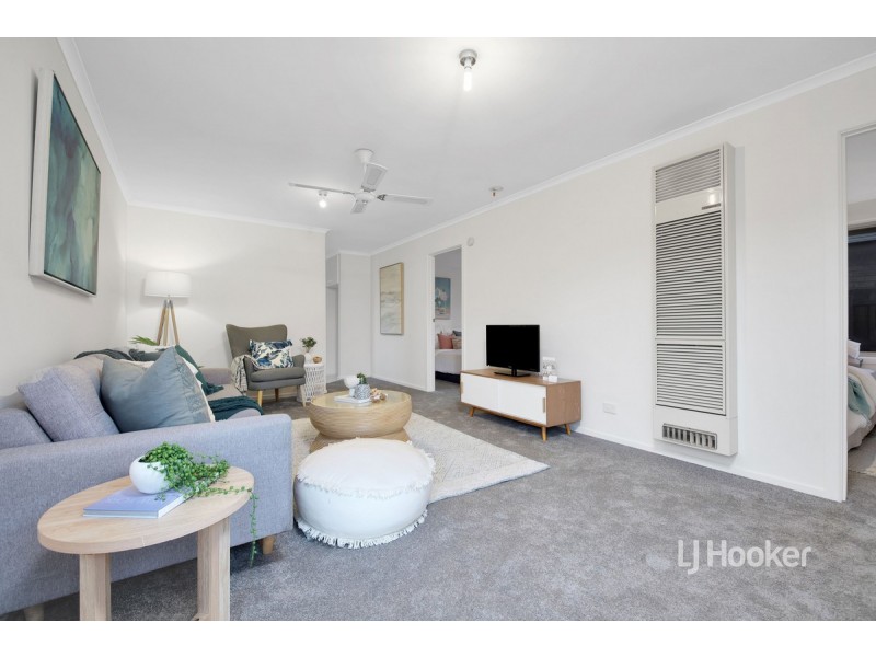 16 Balaclava Avenue, Altona Meadows VIC 3028