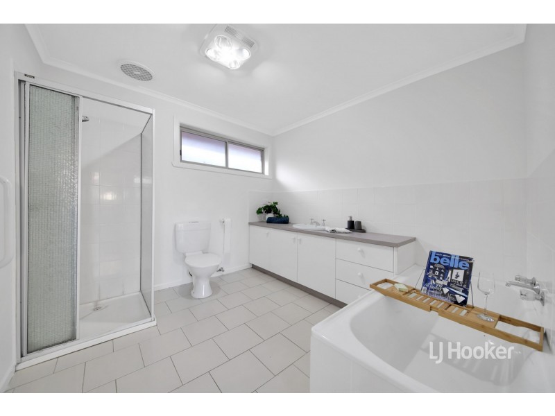 16 Balaclava Avenue, Altona Meadows VIC 3028