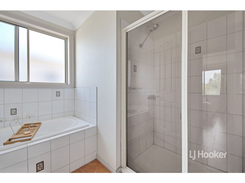 51 Hyde Park Terrace, Point Cook VIC 3030