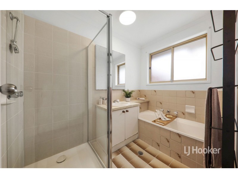 45 Bayview Crescent, Hoppers Crossing VIC 3029