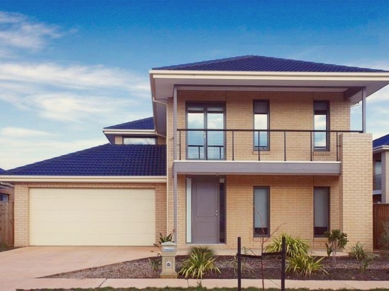 4 Seafarer Way, Sanctuary Lakes VIC 3030