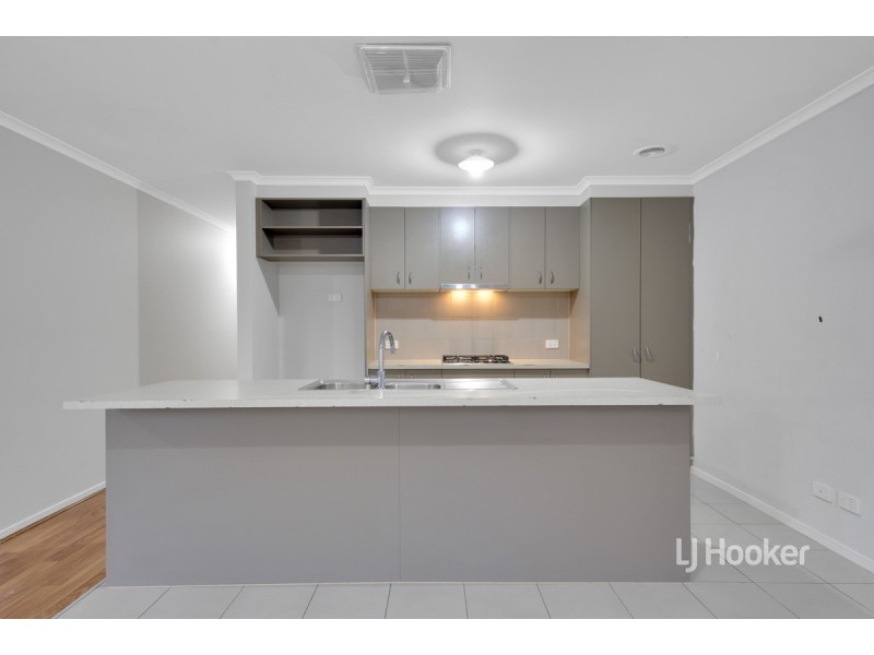28 Blue Jay Crescent, Tarneit VIC 3029