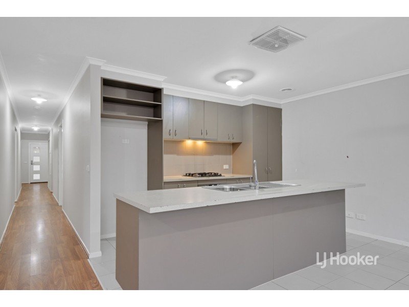 28 Blue Jay Crescent, Tarneit VIC 3029
