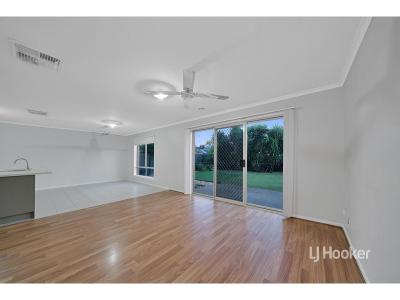 28 Blue Jay Crescent, Tarneit VIC 3029