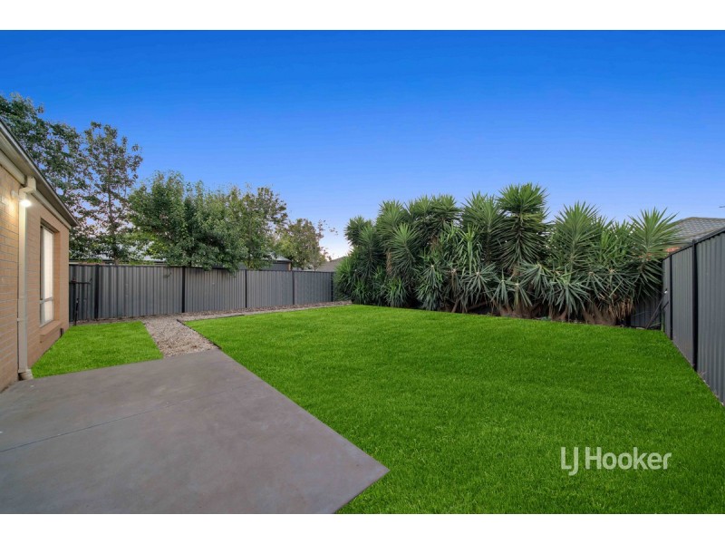 28 Blue Jay Crescent, Tarneit VIC 3029