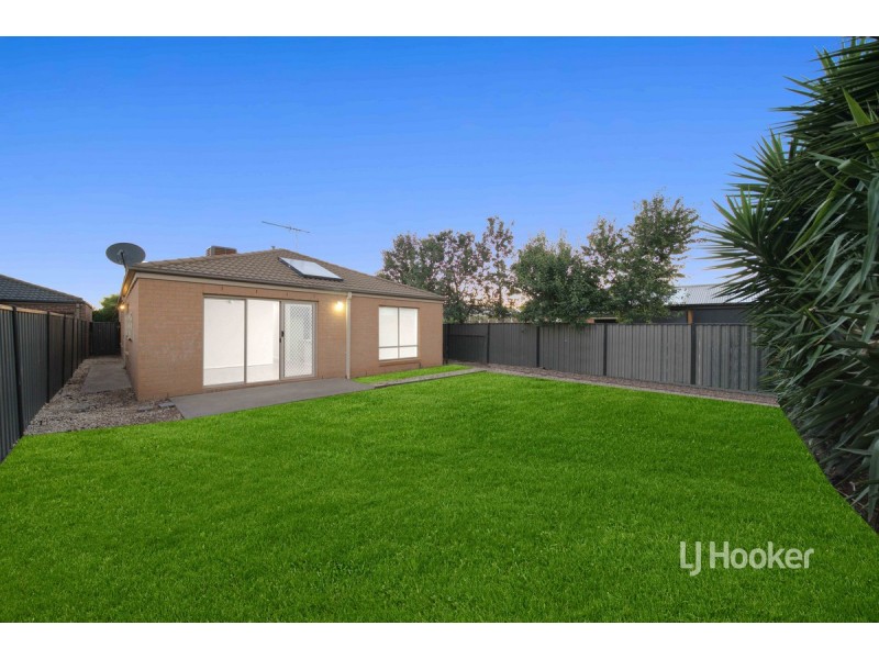 28 Blue Jay Crescent, Tarneit VIC 3029