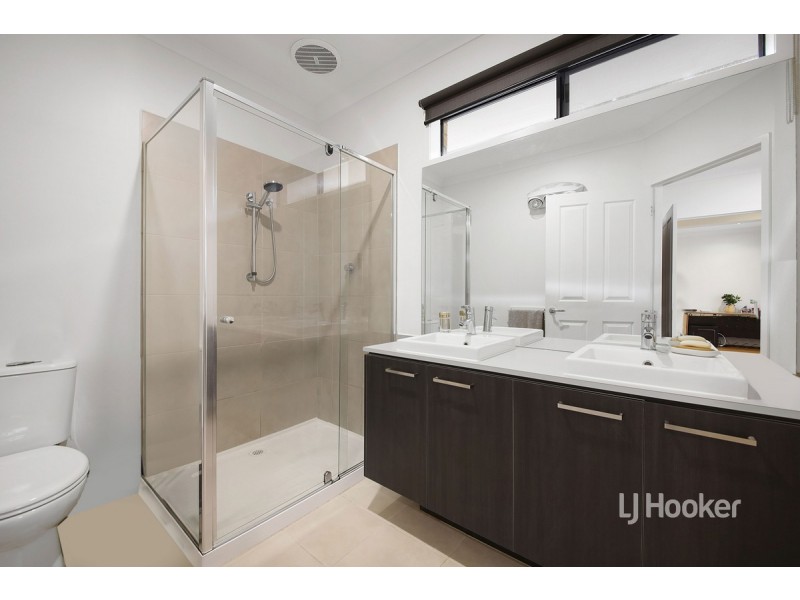 20 Viewbank Court, Sanctuary Lakes VIC 3030