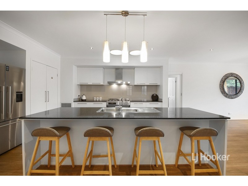 20 Viewbank Court, Sanctuary Lakes VIC 3030