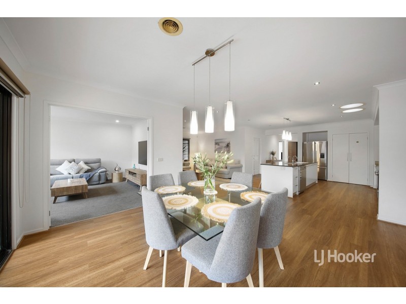 20 Viewbank Court, Sanctuary Lakes VIC 3030