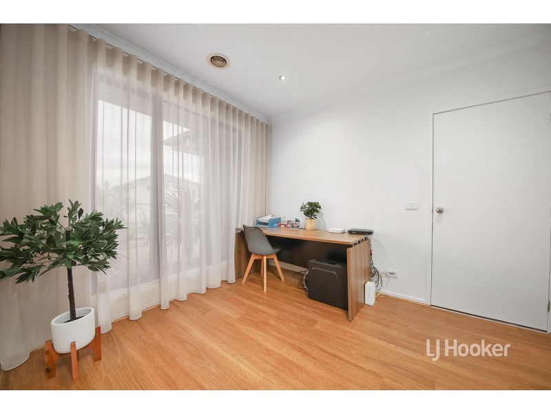 20 Viewbank Court, Sanctuary Lakes VIC 3030