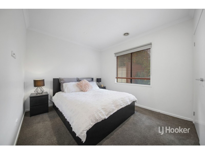 20 Viewbank Court, Sanctuary Lakes VIC 3030