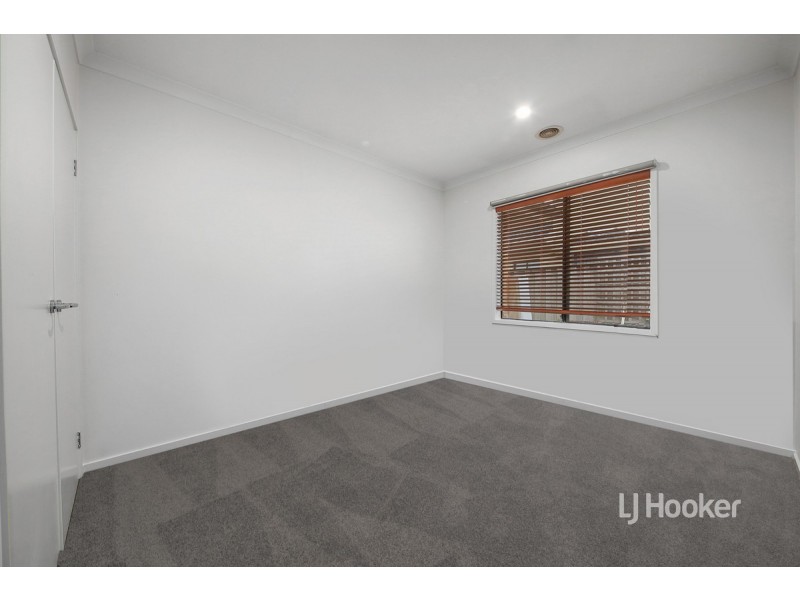 20 Viewbank Court, Sanctuary Lakes VIC 3030