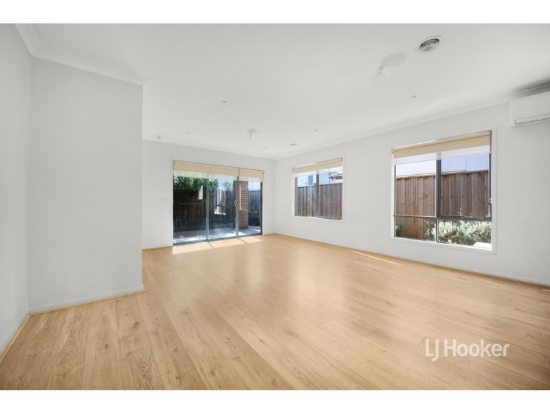 4 Flatbush Avenue, Point Cook VIC 3030