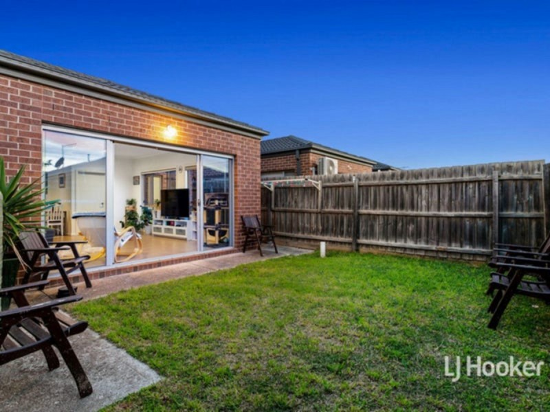 2/33 Memphis Drive, Truganina VIC 3029