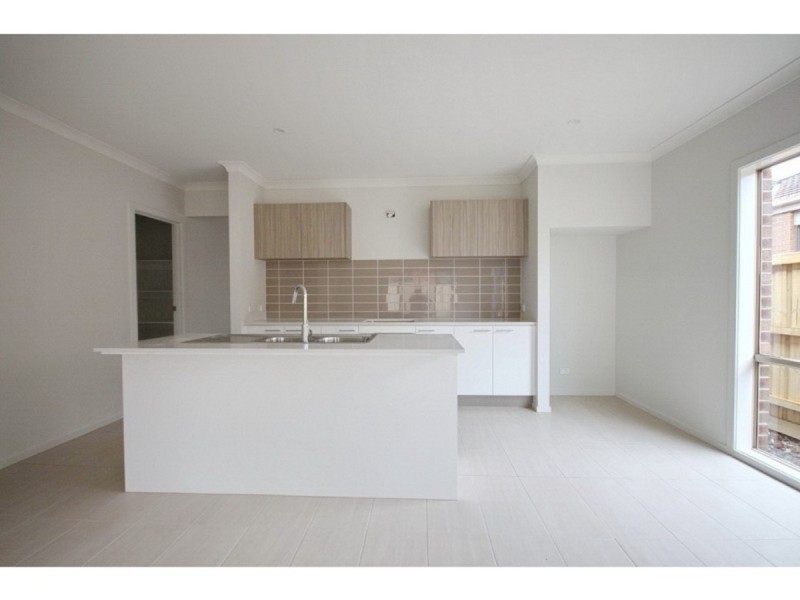 5 Strawberry Road, Wyndham Vale VIC 3024