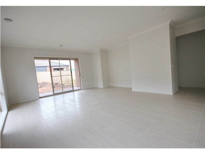 5 Strawberry Road, Wyndham Vale VIC 3024