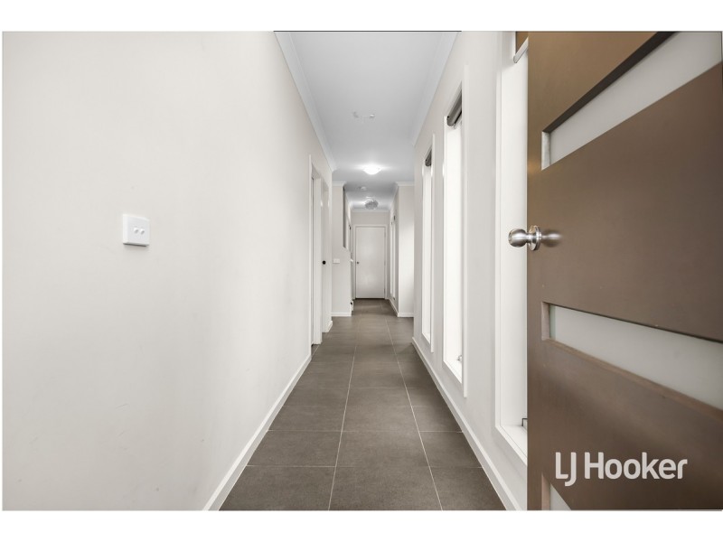 25/64 Escapade Boulevard, Craigieburn VIC 3064