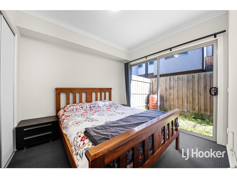 25/64 Escapade Boulevard, Craigieburn VIC 3064